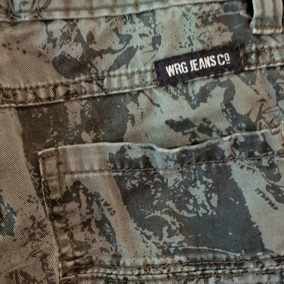 WRG Jean Co. Shorts, Olive-green with designs in black, Size 8R - Picture 9 of 14